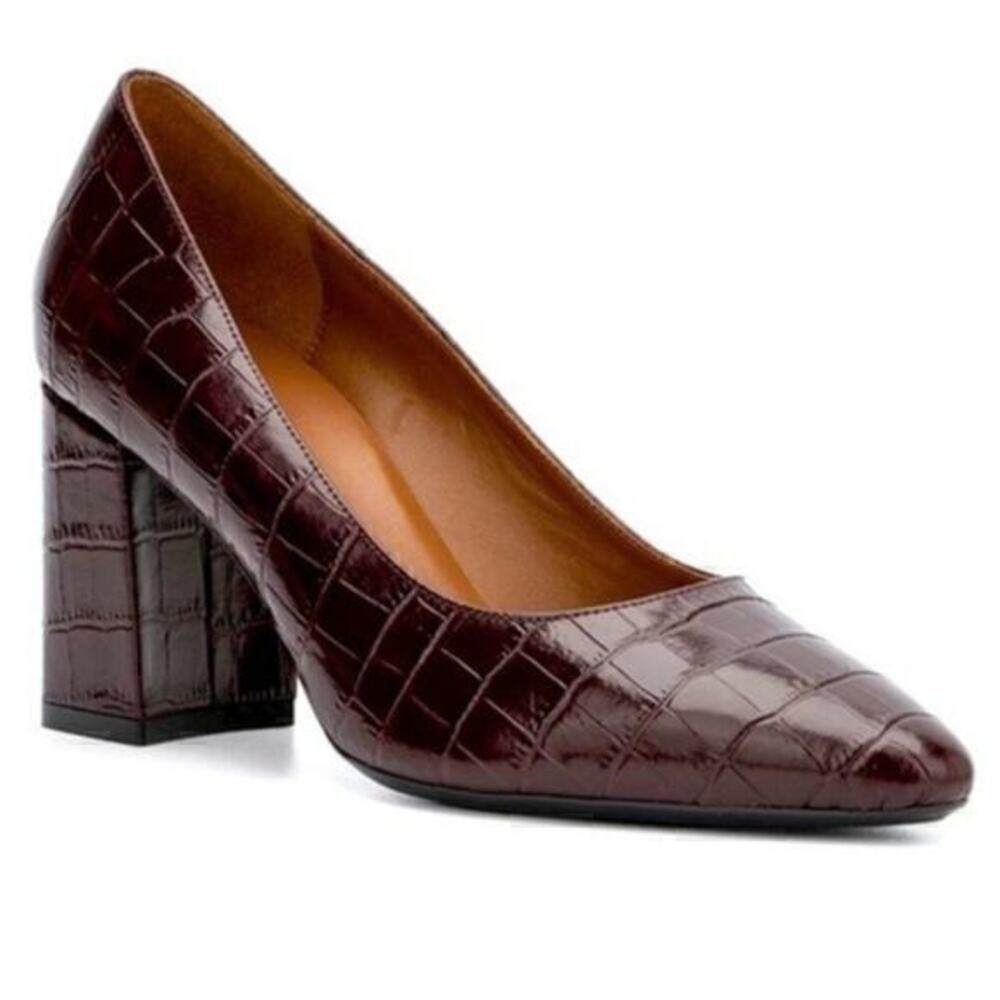 ▶️ Aquatalia ◀️ Maroon Embossed Leather Croc Pattern Pumps. 8 M